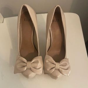 Patent Nude Pumps